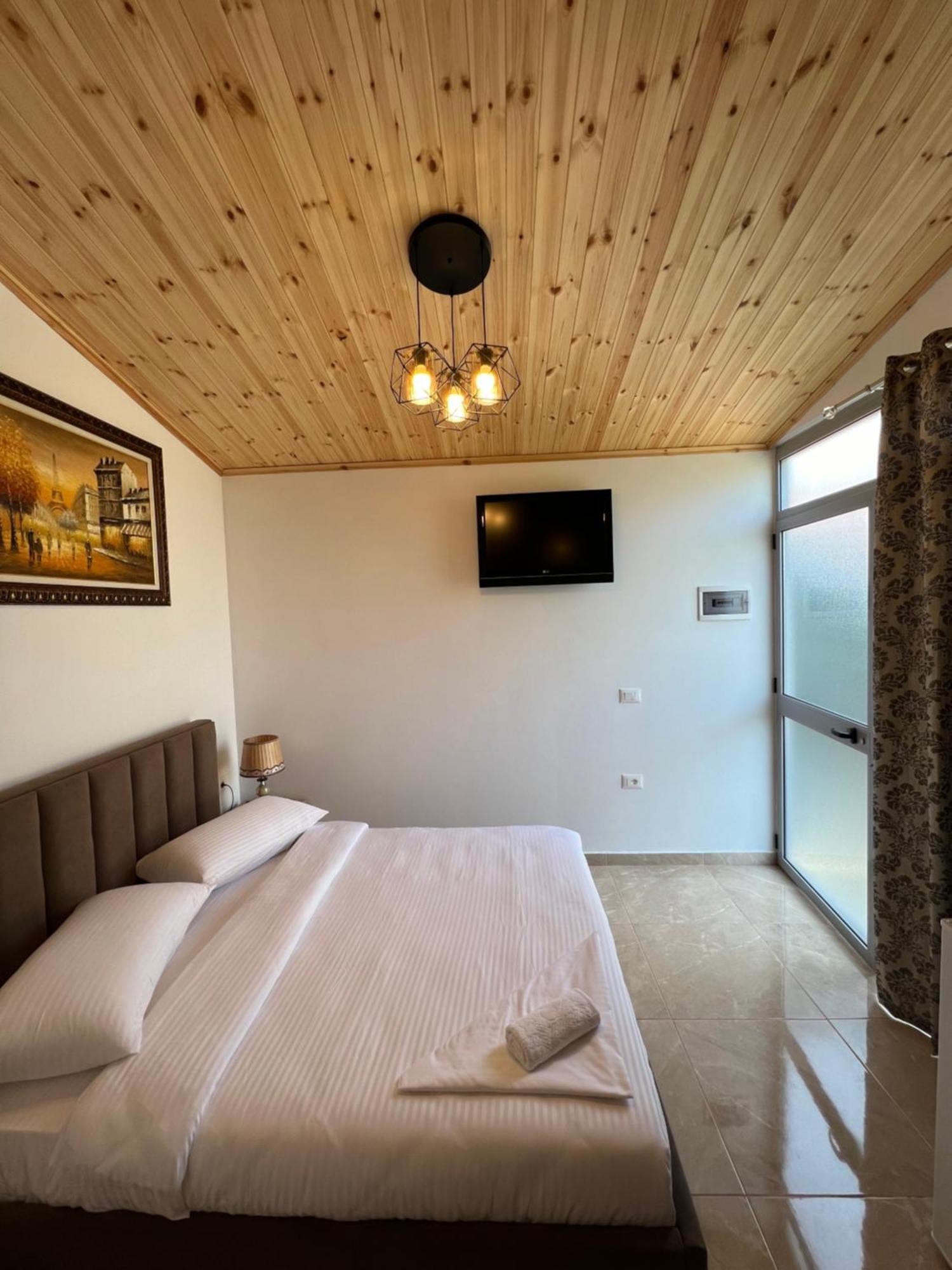 Lake Bliss Cabins Shkoder Exterior photo