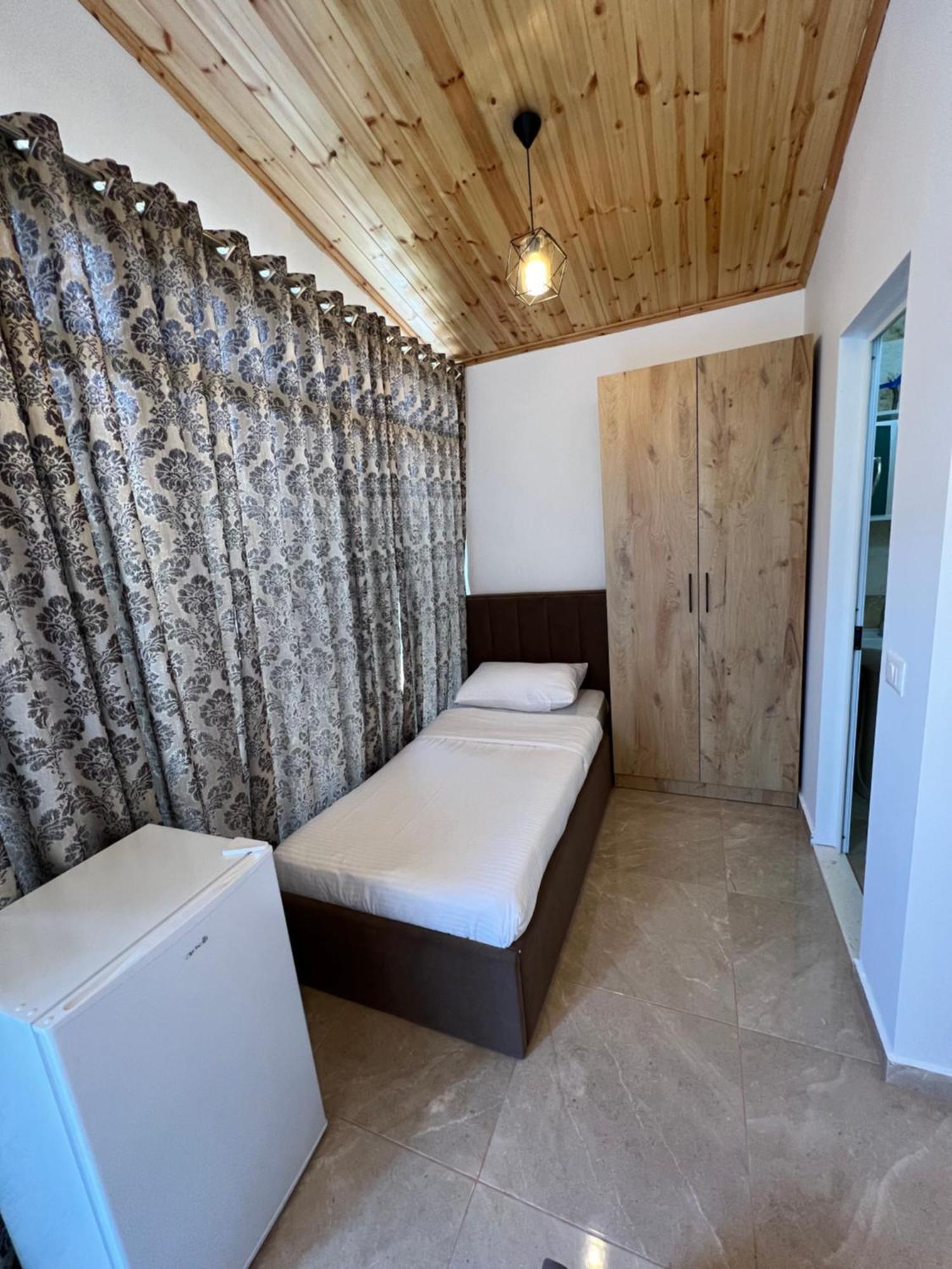 Lake Bliss Cabins Shkoder Exterior photo