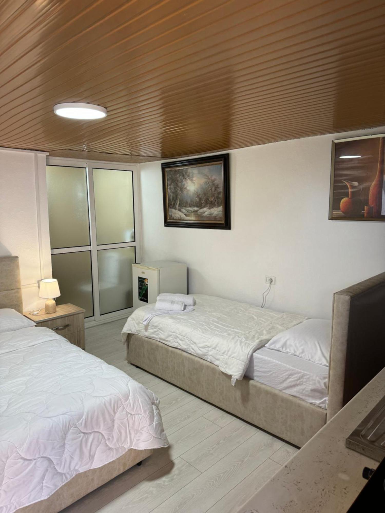 Lake Bliss Cabins Shkoder Exterior photo