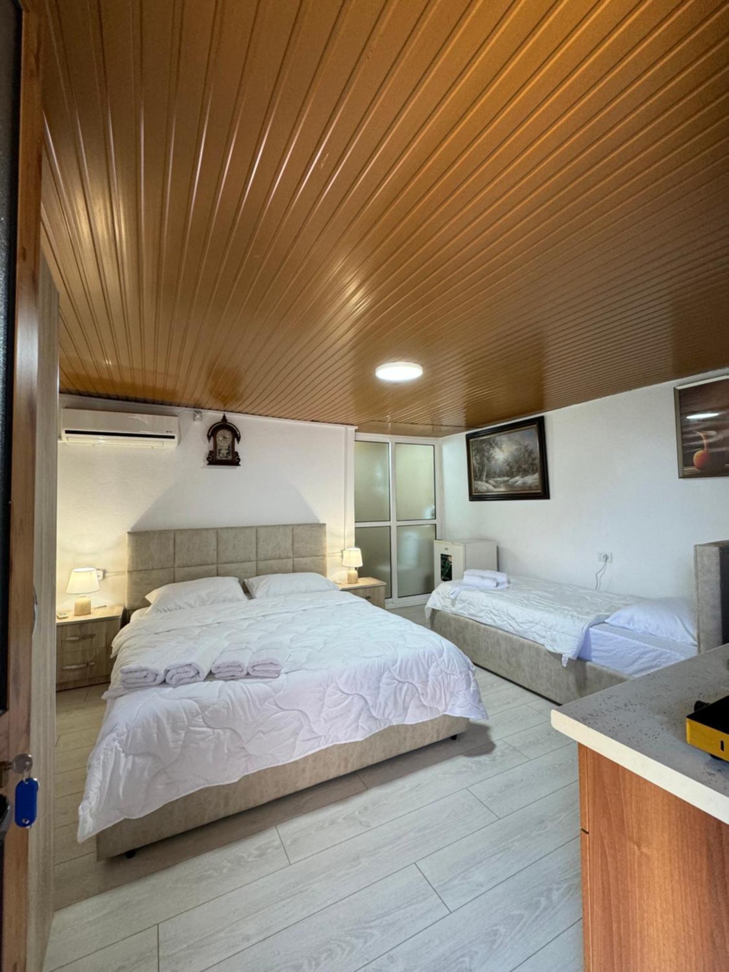 Lake Bliss Cabins Shkoder Exterior photo
